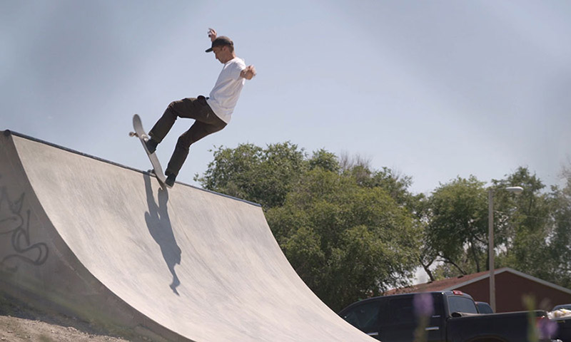 levis-skateboarding-in-pine-ridge-00.jpg