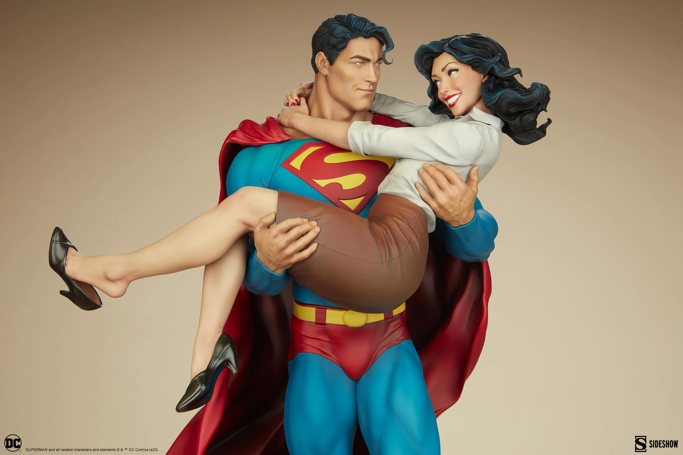 superman-and-lois-lane-diorama_dc-comics_gallery_643444bbc7af5